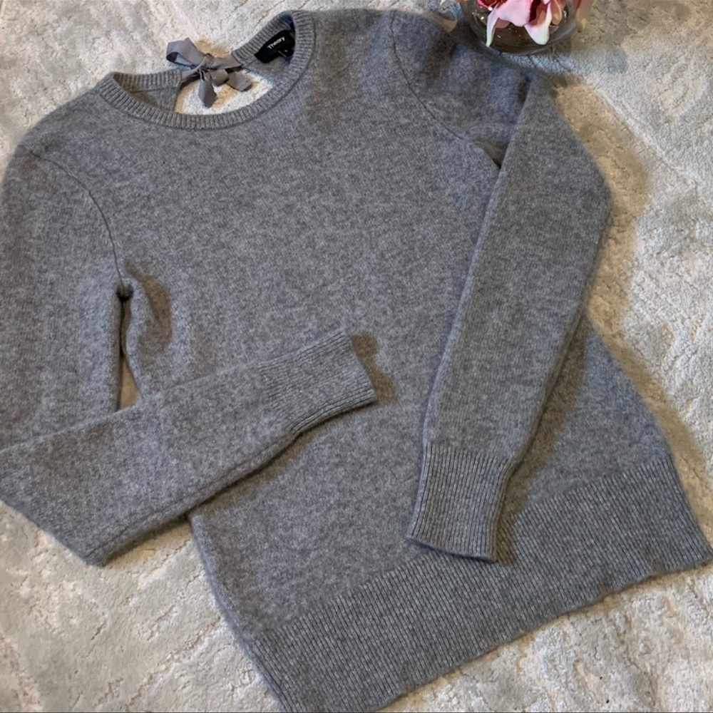 Theory cashmere sweater